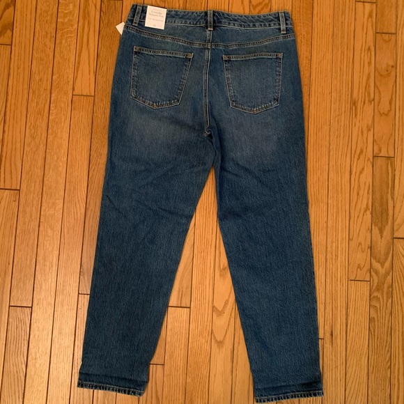 TALBOTS Everyday Relaxed Jeans women's Blue Jeans size 10 ankle length NWT - Picture 3 of 16